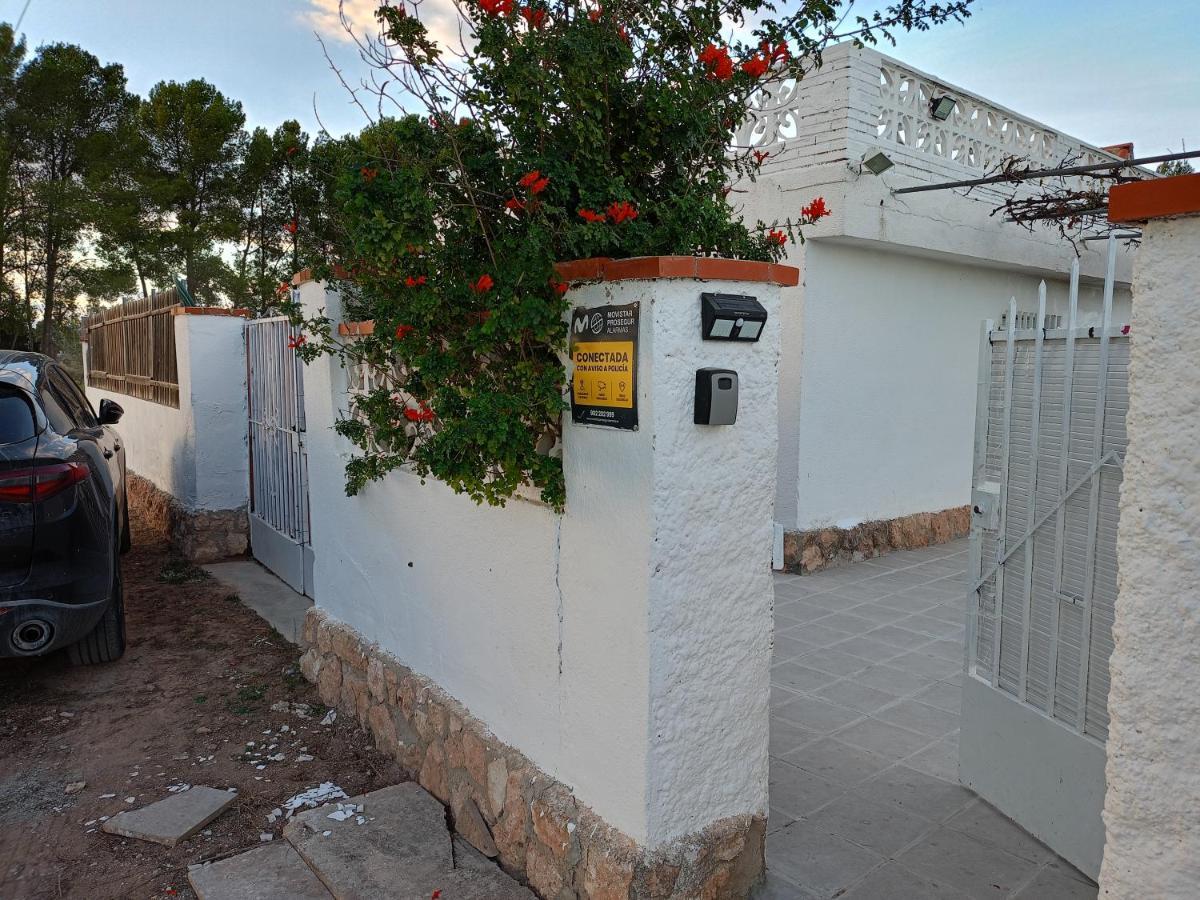 Large Yard, Large Lawn, Independent Villa Lliria Exterior foto